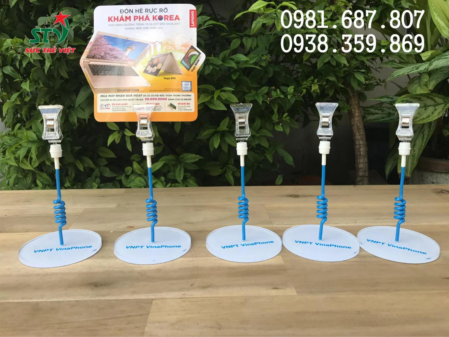 Wobbler để bàn VNPT Vinaphone STV 22 tại quầy giao dịch