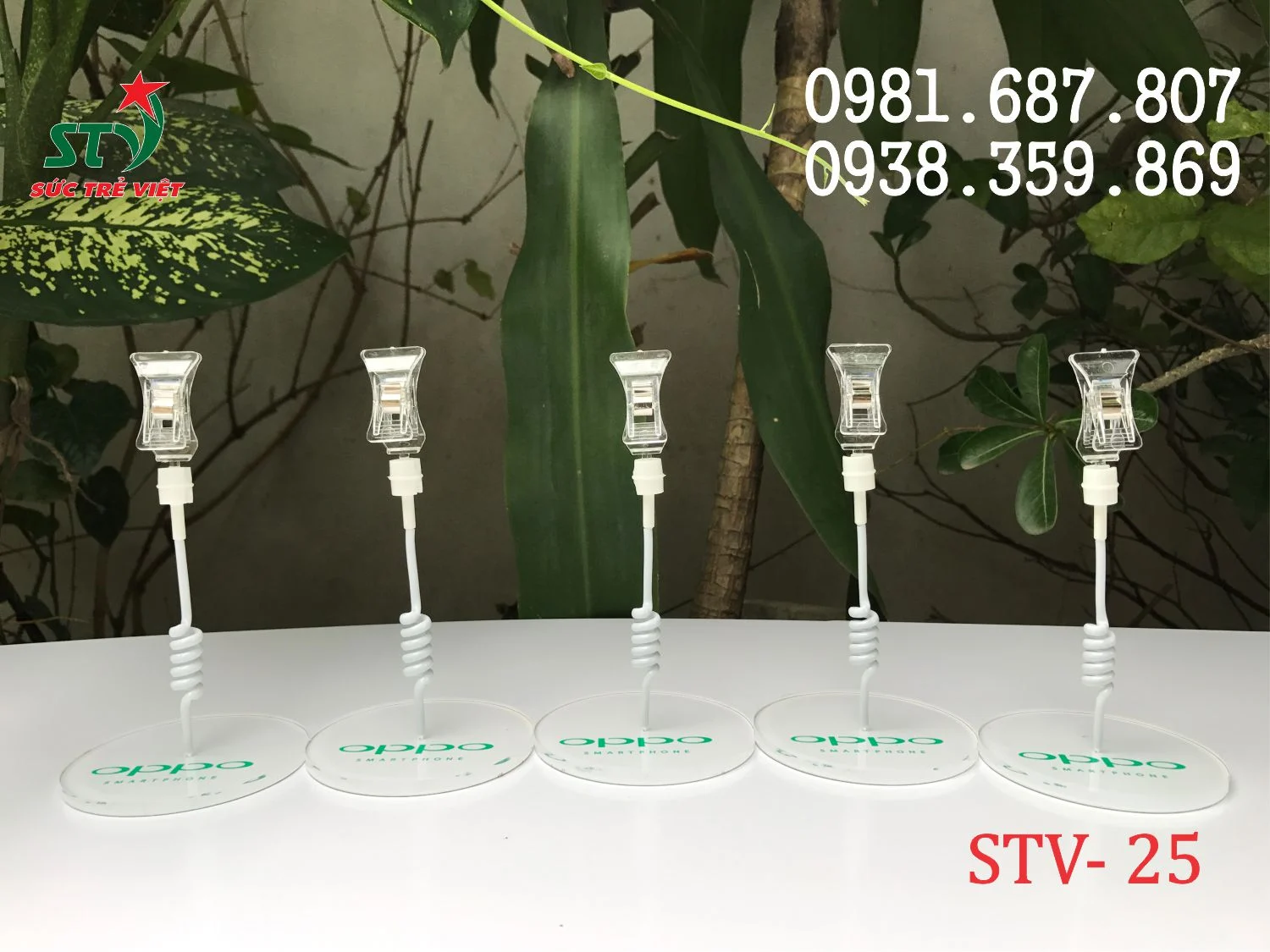 Wobbler quảng cáo điện thoại OPPO tại điểm bán
