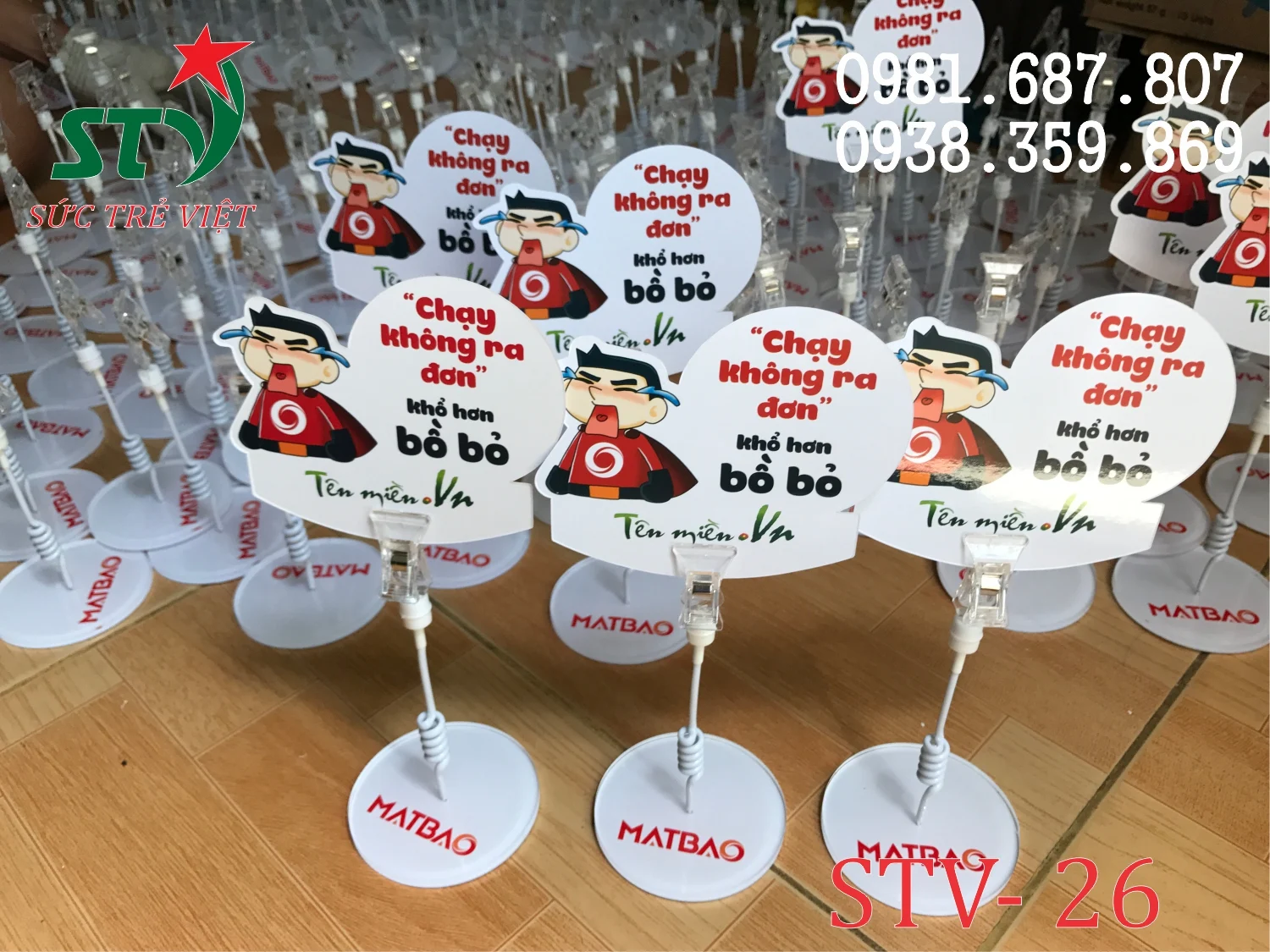 Wobbler quảng cáo Mắt Bão dùng trong chương trình đào tạo tên miền