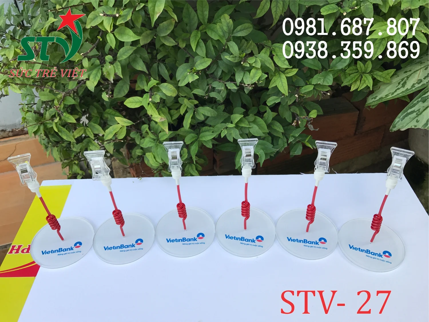 Mẫu Wobbler đế mica in logo dành cho ngân hàng