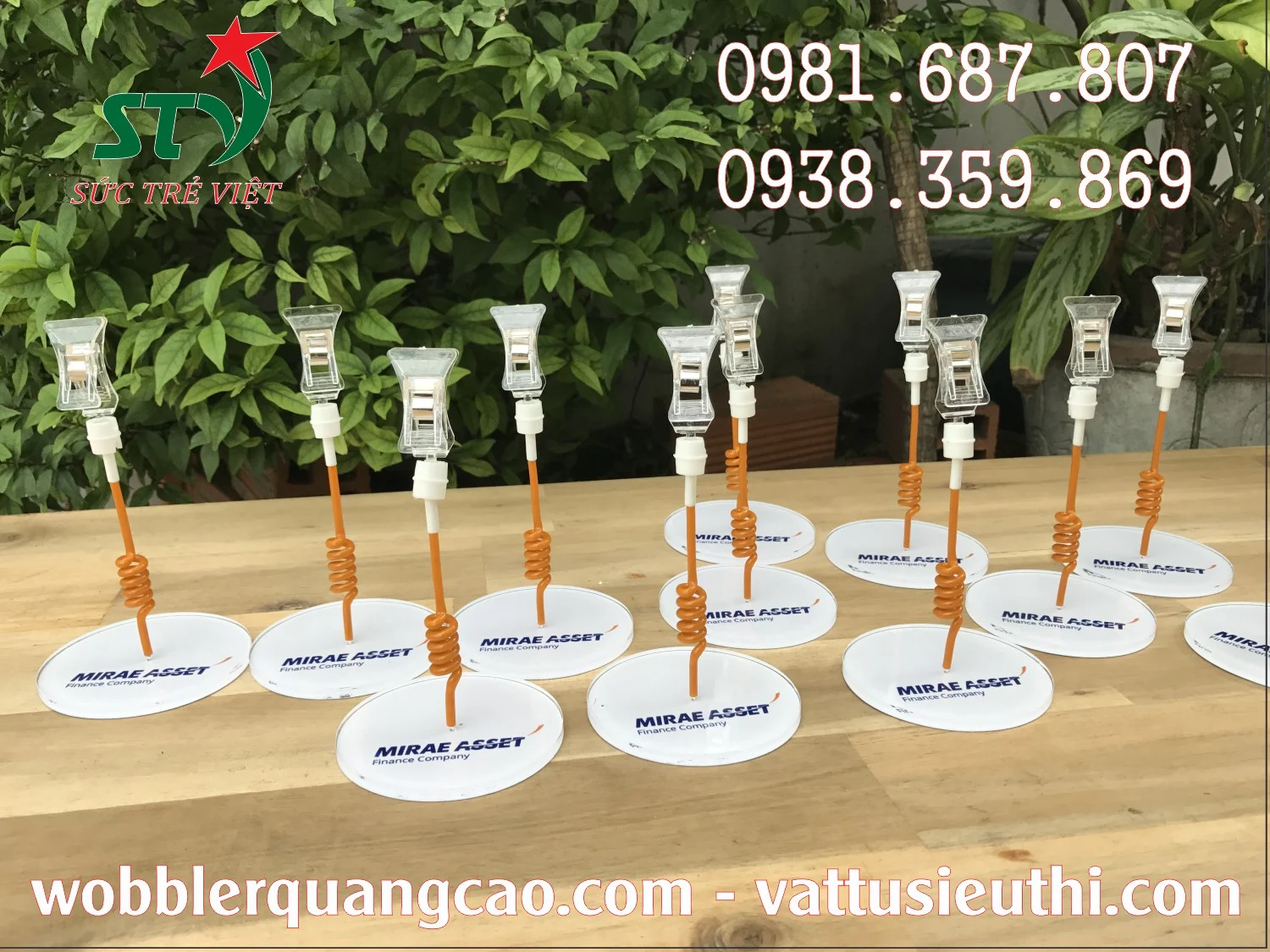 Mẫu lò xo và mỏ kẹp Wobbler để bàn