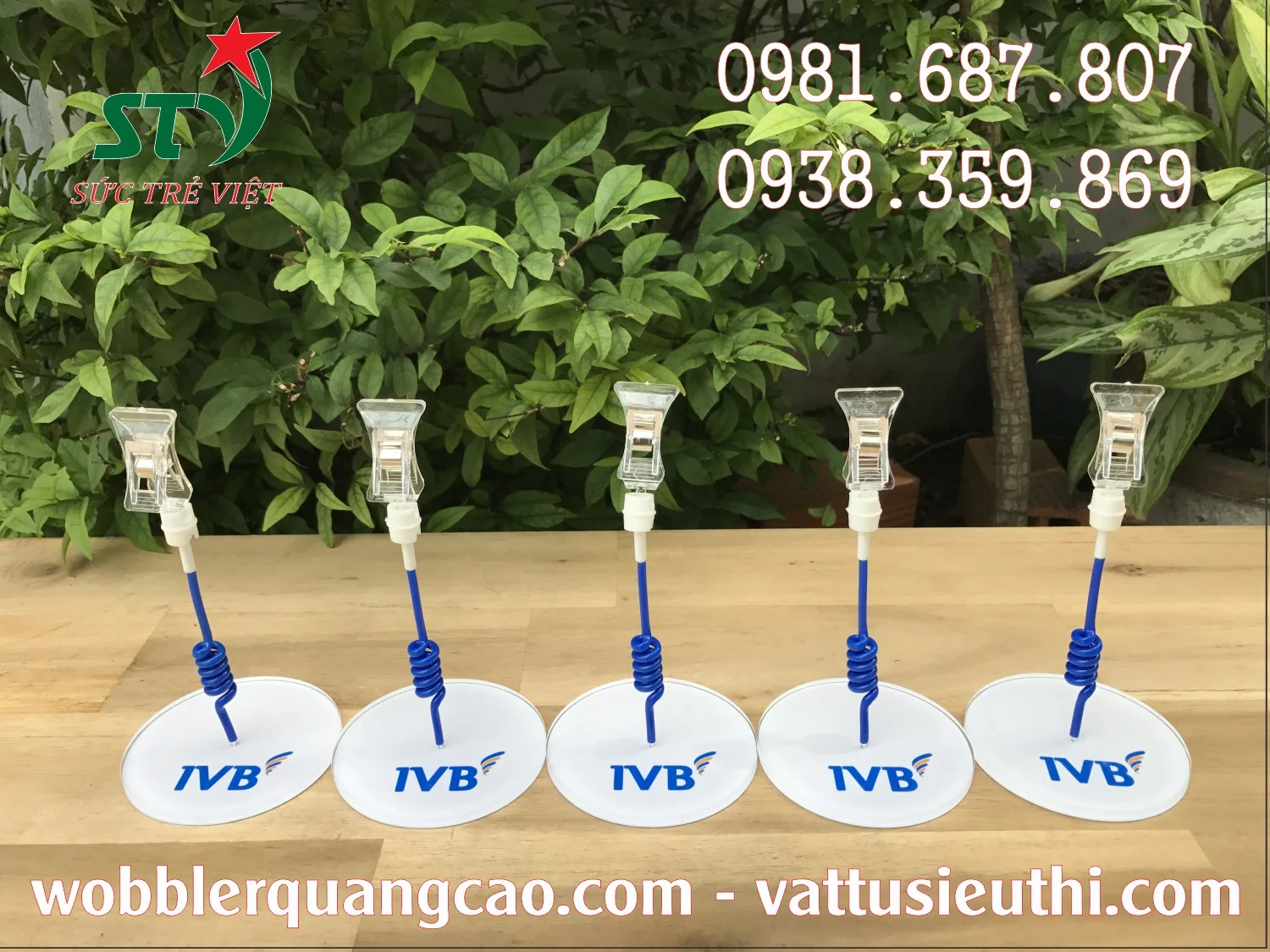 Wobbler quảng cáo đế mica có thân lò xo