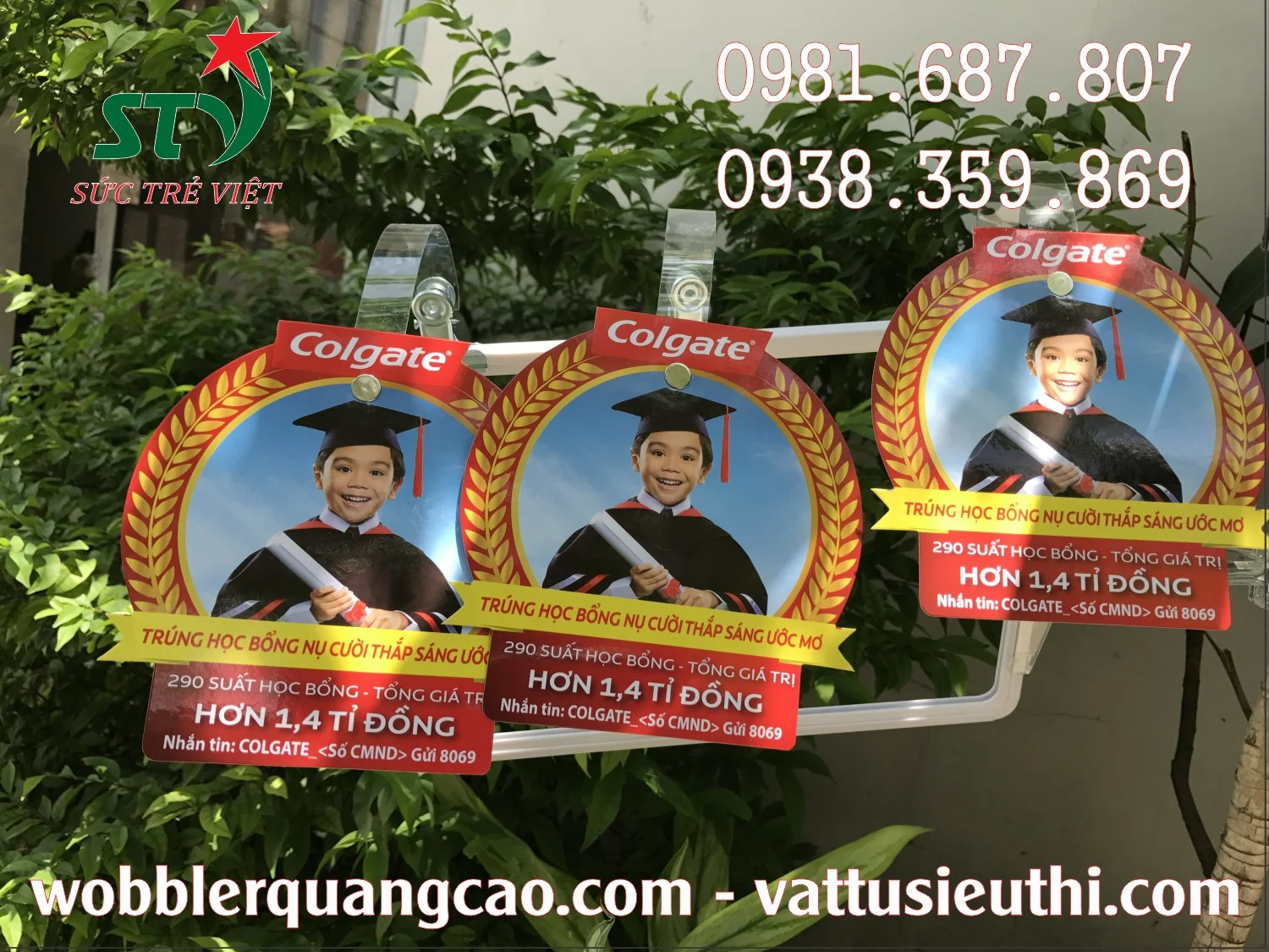 Kẹp nhựa STV66 tạo độ cong cân đối cho bảng quảng cáo