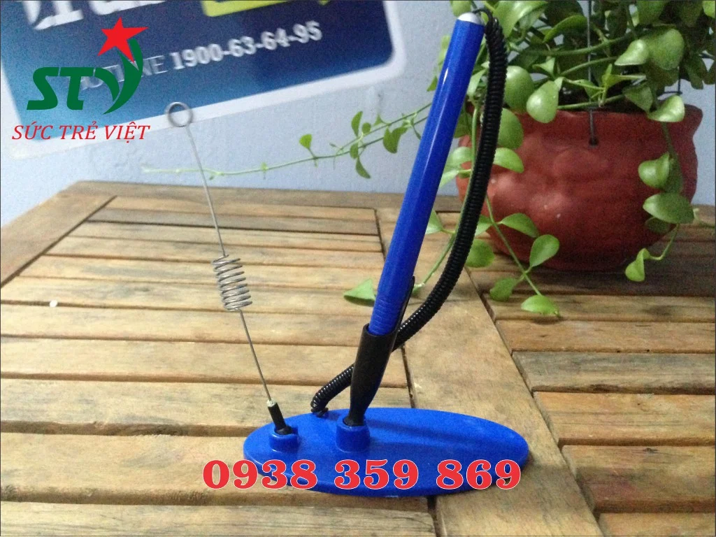 Mẫu Wobbler để bàn có cây viết Trust Card