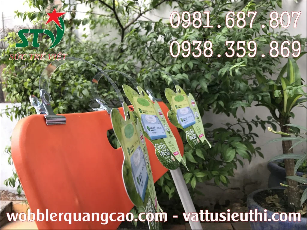 Wobbler cầu nhựa Con Cưng dùng giới thiệu sản phẩm mới