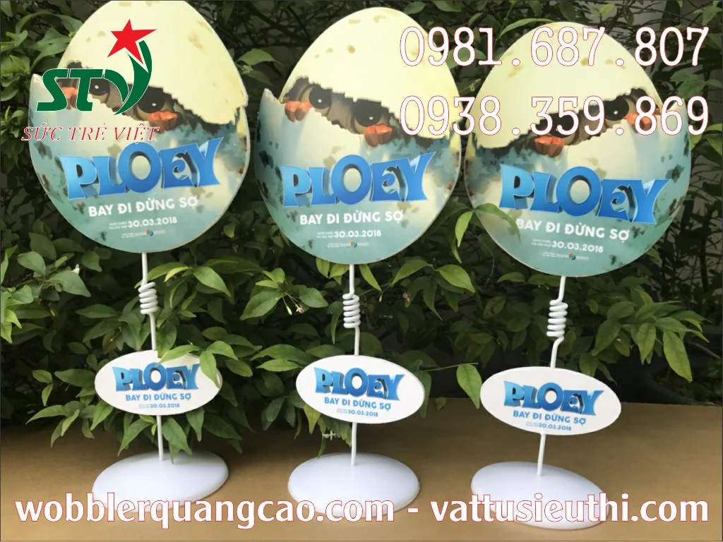 Mẫu Wobbler để bàn quảng cáo phim có thiết kế đẹp mắt