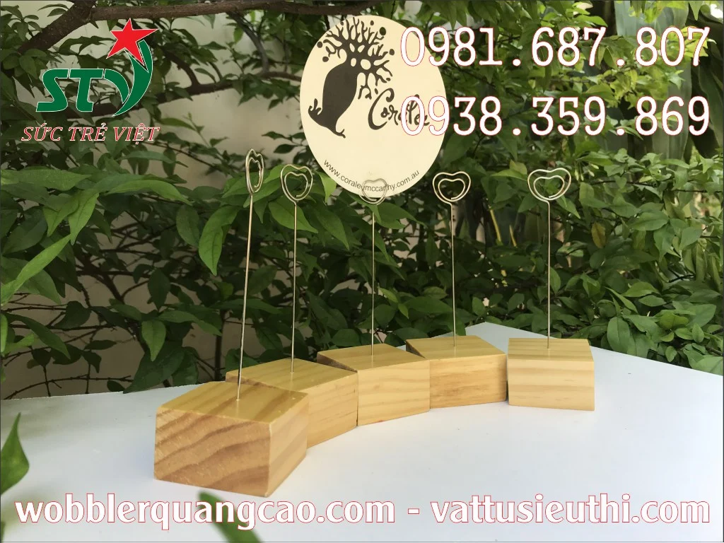 Chân đế gỗ nguyên khối